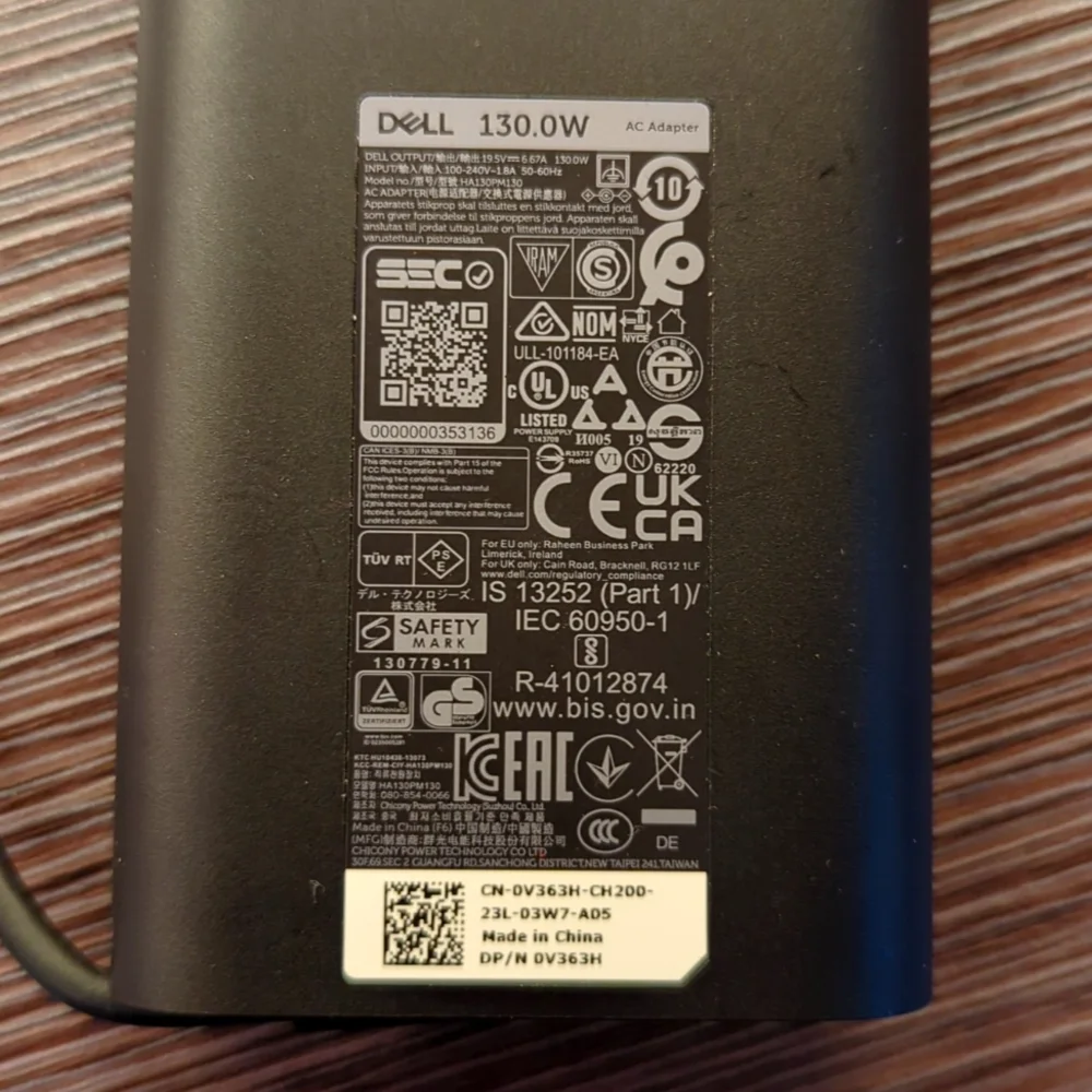Genuine Dell 130w tip 4.5 mm power AC adapter for Dell XPS 15. 9530 9550